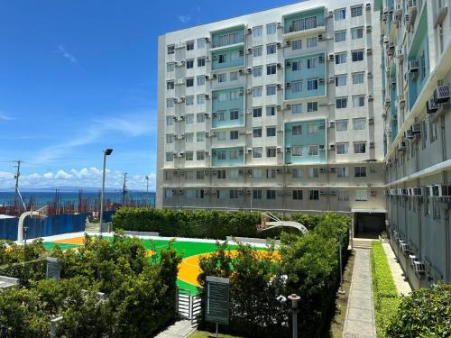2-BR Condo for 4 in Dumaguete