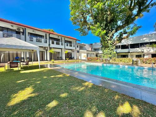 Swimming pool, Fernandos Hotel in Sorsogon City