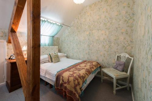 Maenan Abbey Hotel - image 7