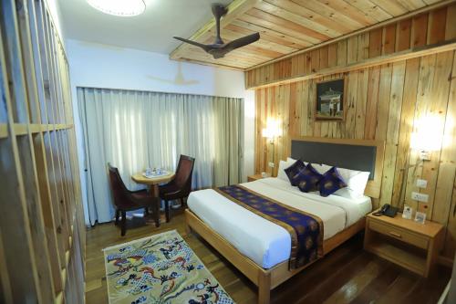 Executive Suite image 6