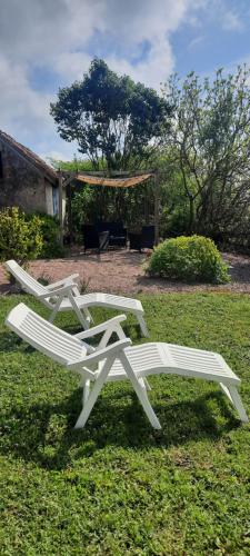 La petite maison de Chavroches - proche du Pal in Jaligny-sur-Besbre