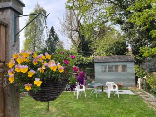 Tiny house with pull down bed in Cottingham