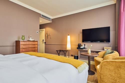 room detail thumbnail 1