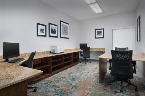 Hampton Inn Pittsburgh Greentree - image 12