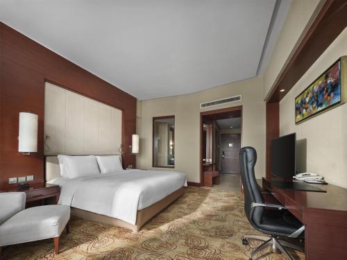 Deluxe King Room room in Hilton Hefei