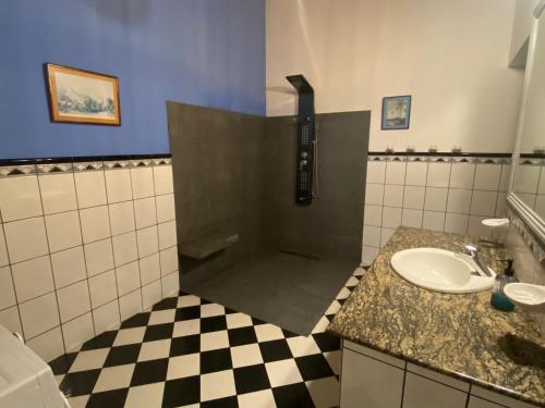 Turtle Beach Villa - image 4