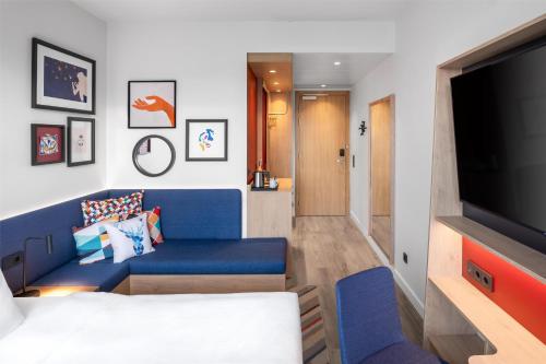 room detail thumbnail 1