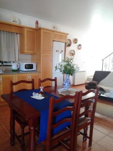 Koplietošanas atpūtas telpa ar TV, Casa Monte Alegre in Moita Santa De Baixo