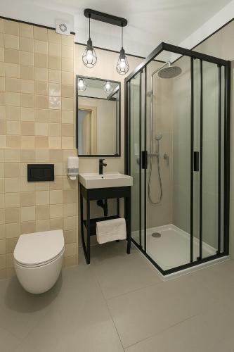 3 twin beds