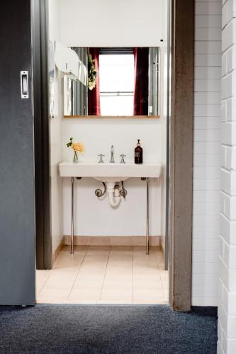 The Wandering Whale Port Fairy Room Type - Family Room with Private Bathroom