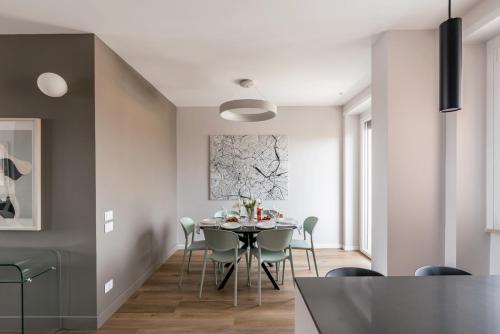 The Best Rent - Spacious three-bedroom flat in the San Giovanni area, Рим (фото 10)