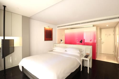 Classiq Double Room room in Metropolo Dahua Hotel Shanghai
