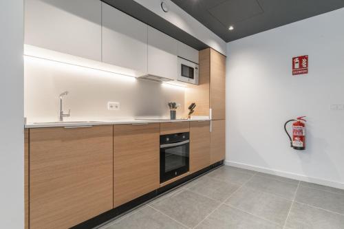 Modern and Bright-1Bedroom 1Bath-Av. de América Room Type - One-Bedroom Apartment 4