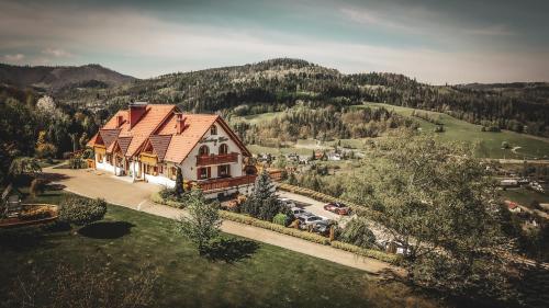 Karolowy Dwór