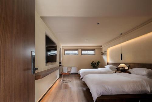 Budget Twin Room image 4