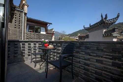 Budget Double Room room in Hongcun Nanhu Guanyuan Designer Lake View Resort Hotel Scenic spot tickets are not included
