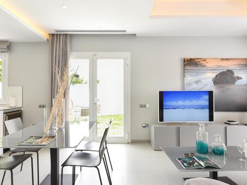 Two-Bedroom House image 10