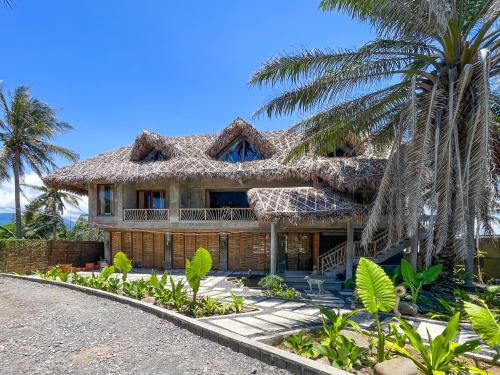 Baia Nest LANAI Glamping in Open Space within Self-Service Villa Near the Beach, Pet Friendly with a near Rizal Beach