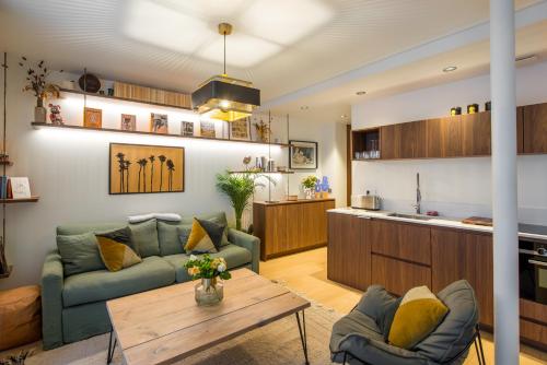 Magnifique appartement central 3 chambres / 3 BDR