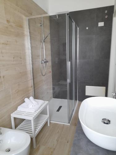 Double Room with Private Bathroom room in Verona Urban Apartment