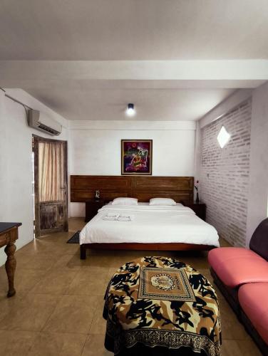 room detail thumbnail 0