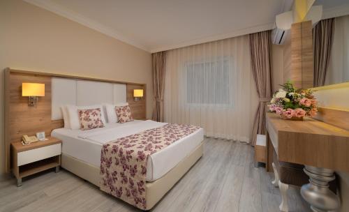 Royal Garden Beach Hotel - image 36