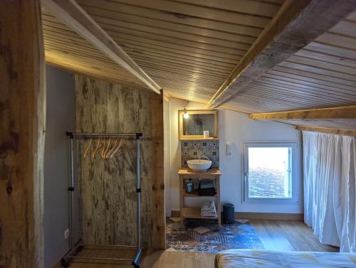 Petite maison avec mezzanine in La Chaize-Giraud
