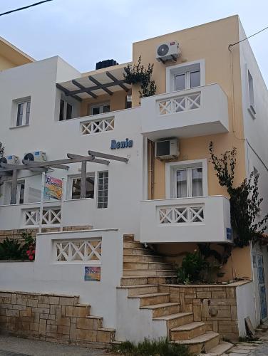 Renia Studios - Pool & Beach in 150m - Agia Pelagia, Agia Pelagia (foto 8)