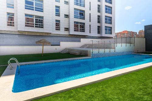 Bể bơi, Căn hộ  m² 13 phòng ngủ, 1 phòng tắm riêng ở Khác (MAYA BAY SUITES) in Alicante