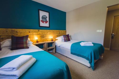 2 twin beds