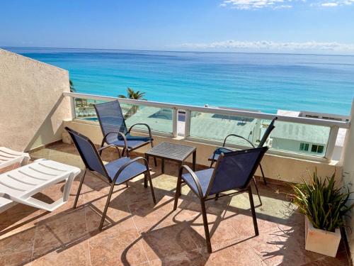Brisas Shores Penthouse Beachfront, Ocean View Terrace Cancun Hotel Zone, 2 bedrooms, Cancún