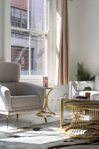 Chic 1-Bed Flat in the Heart of Soho Wardour Street! No Lift 1WD - image 7