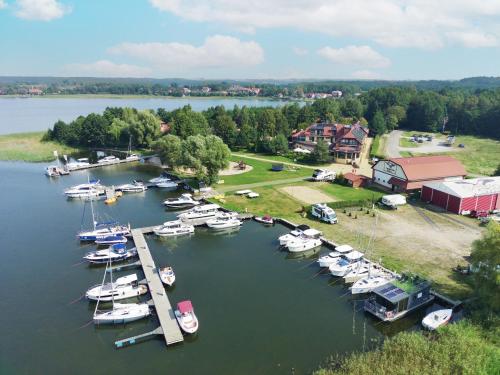Domek na wodzie Topiko Czarter przy Hotelu Ognisty Ptak