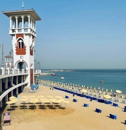 Fully air-conditioned apartment on the sea
