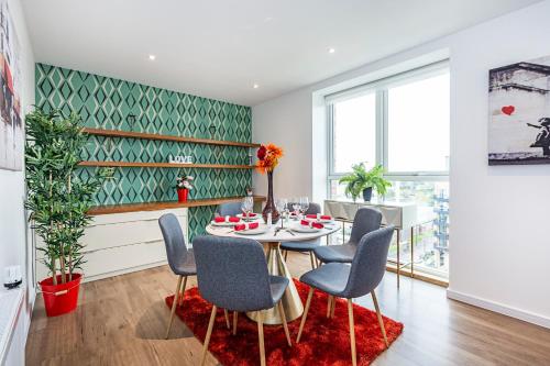 Chiswick Park 3 bed 3 bath West London - Parking, Londýn (fotografie 4)