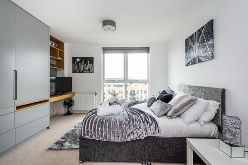 Chiswick Park 3 bed 3 bath West London - Parking, Londýn (fotografie 8)
