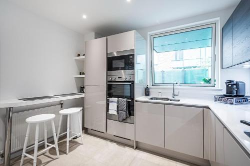 Chiswick Park 3 bed 3 bath West London - Parking, Londýn (fotografie 9)