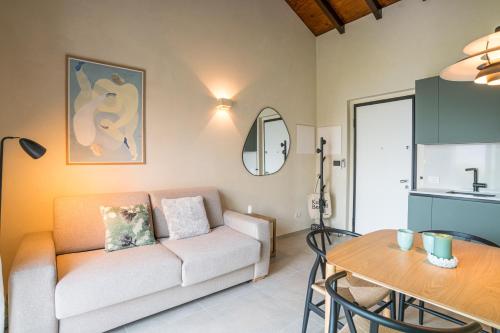 GuestHost - Two-room apt in Villa with pool!, Como (zdjęcie 8)