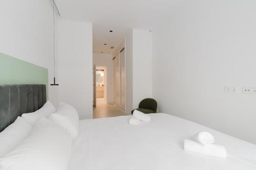 Modern and Bright-1Bedroom 1Bath-Av. de América Room Type - One-Bedroom Apartment 8