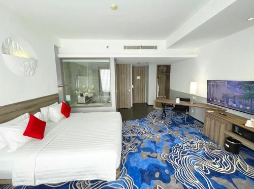 Executive Double Room image 7