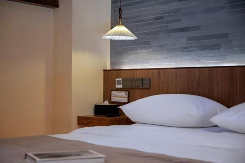 Double Room image 5
