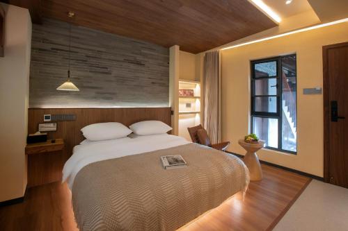 Double Room image 4