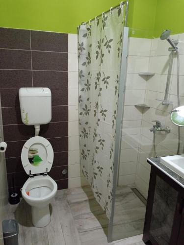 Apartment with City View image 10