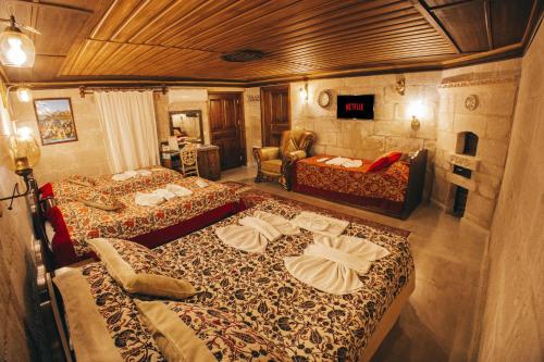 Goreme Valley Cave House Room Type - Family Room with Terrace