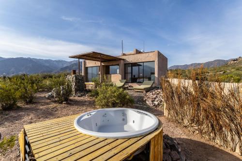 Piscina, APROVECHA HOY! La Calma Ecolodge 2 in Valle Del Sol (Potrerillos)