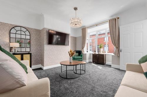 Free Parking Stunning 3Bedroom Home In Wigan in Wigan