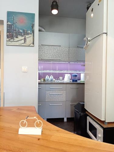 Apartment with City View image 3