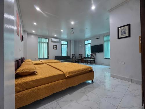 Linh San Hotel