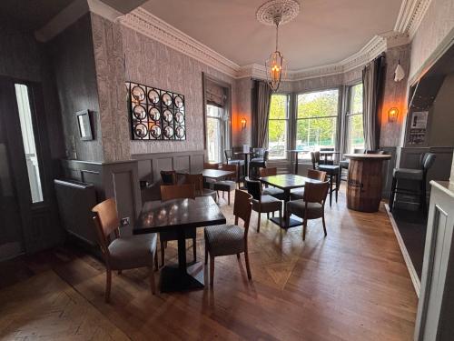 Паб/Коктейль-бар, Richmond Park Hotel in Бонесс