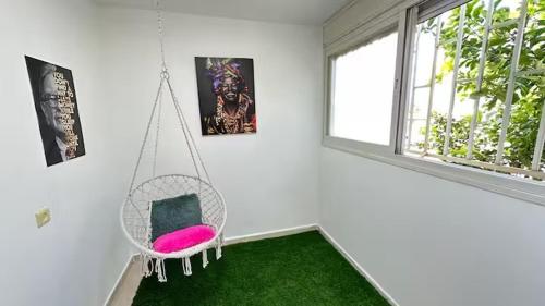 Уютная и светлая квартира с балконом рядом с ТЦ STAR in Nahariya